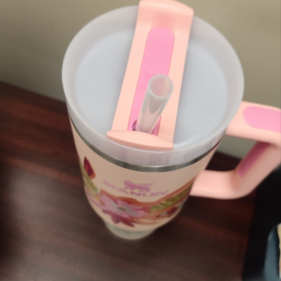 DrinkwareStanley 40 oz. Quencher H2.0 FlowState Tumbler - Picture 3 of 5